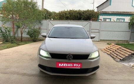 Volkswagen Jetta VI, 2012 год, 1 050 000 рублей, 3 фотография