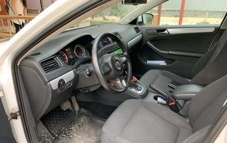 Volkswagen Jetta VI, 2012 год, 1 050 000 рублей, 12 фотография