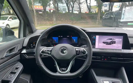 Volkswagen Golf VIII, 2022 год, 1 800 000 рублей, 12 фотография