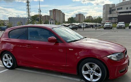 BMW 1 серия, 2011 год, 1 300 000 рублей, 2 фотография