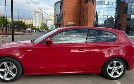 BMW 1 серия, 2011 год, 1 300 000 рублей, 3 фотография