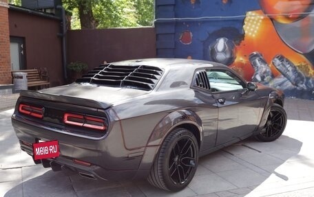 Dodge Challenger III рестайлинг 2, 2022 год, 5 100 000 рублей, 6 фотография