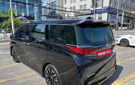 Toyota Alphard, 2023 год, 10 960 000 рублей, 2 фотография
