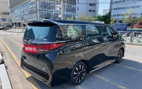 Toyota Alphard, 2023 год, 10 960 000 рублей, 5 фотография