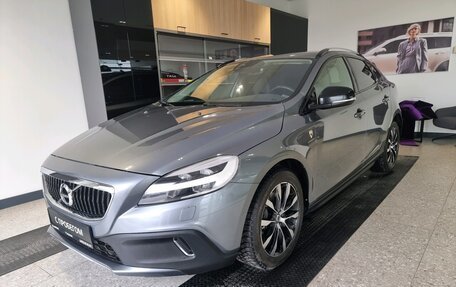 Volvo V40 II рестайлинг, 2018 год, 1 950 000 рублей, 1 фотография