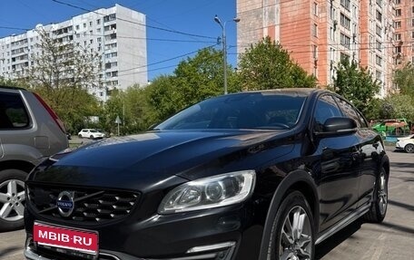 Volvo S60 Cross Country, 2015 год, 1 785 000 рублей, 1 фотография