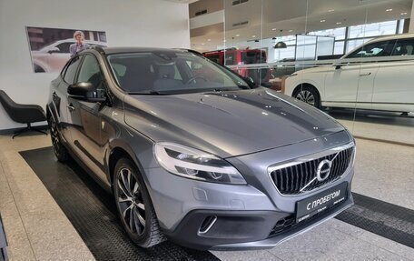 Volvo V40 II рестайлинг, 2018 год, 1 950 000 рублей, 3 фотография