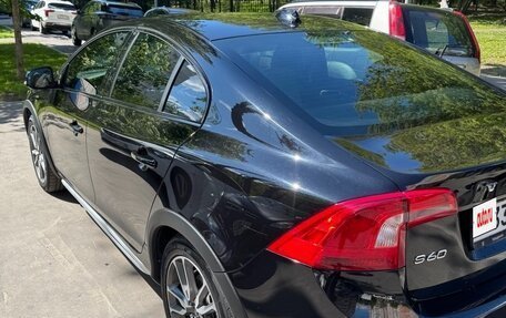 Volvo S60 Cross Country, 2015 год, 1 785 000 рублей, 3 фотография