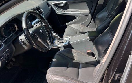 Volvo S60 Cross Country, 2015 год, 1 785 000 рублей, 6 фотография