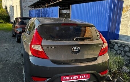Hyundai Solaris II рестайлинг, 2013 год, 800 000 рублей, 15 фотография