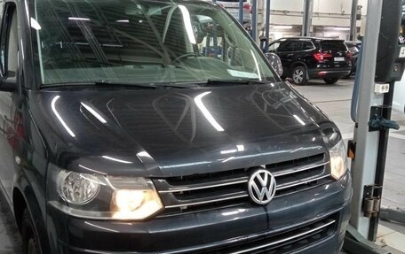 Volkswagen Caravelle T5, 2014 год, 2 730 000 рублей, 2 фотография