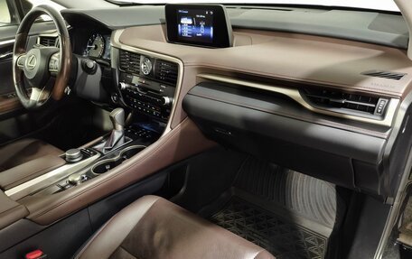 Lexus RX IV рестайлинг, 2018 год, 4 390 000 рублей, 18 фотография