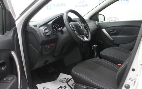 Renault Logan II, 2021 год, 940 000 рублей, 13 фотография