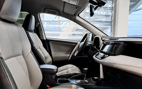Toyota RAV4, 2016 год, 2 079 000 рублей, 13 фотография