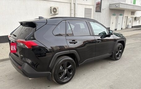 Toyota RAV4, 2021 год, 3 635 000 рублей, 2 фотография