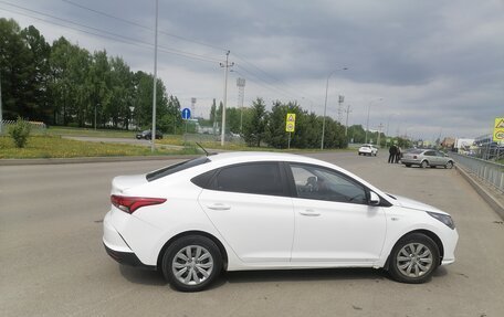 Hyundai Solaris II рестайлинг, 2021 год, 1 350 000 рублей, 4 фотография