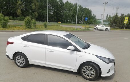 Hyundai Solaris II рестайлинг, 2021 год, 1 350 000 рублей, 3 фотография