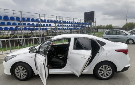 Hyundai Solaris II рестайлинг, 2021 год, 1 350 000 рублей, 9 фотография