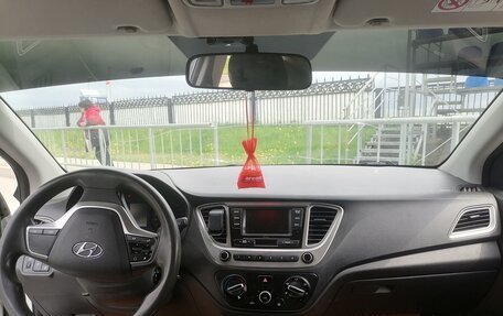 Hyundai Solaris II рестайлинг, 2021 год, 1 350 000 рублей, 12 фотография