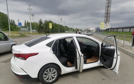 Hyundai Solaris II рестайлинг, 2021 год, 1 350 000 рублей, 10 фотография