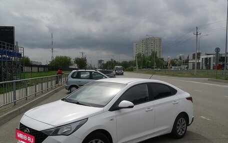 Hyundai Solaris II рестайлинг, 2021 год, 1 350 000 рублей, 2 фотография