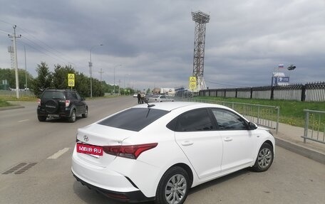 Hyundai Solaris II рестайлинг, 2021 год, 1 350 000 рублей, 5 фотография