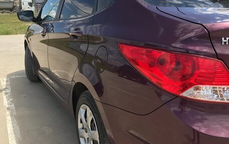 Hyundai Solaris II рестайлинг, 2013 год, 900 000 рублей, 5 фотография