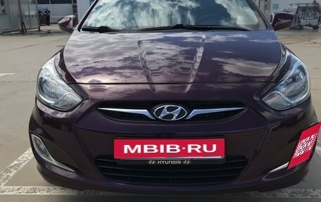 Hyundai Solaris II рестайлинг, 2013 год, 900 000 рублей, 8 фотография