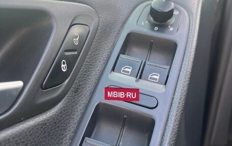 Volkswagen Golf VI, 2011 год, 955 600 рублей, 10 фотография