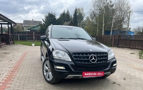 Mercedes-Benz M-Класс, 2011 год, 1 950 000 рублей, 1 фотография