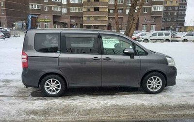 Toyota Noah III, 2013 год, 1 500 000 рублей, 1 фотография