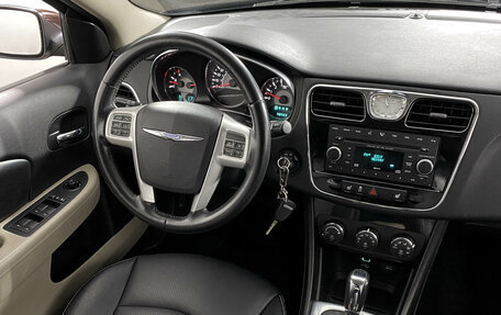 Chrysler 200 II, 2013 год, 949 000 рублей, 12 фотография
