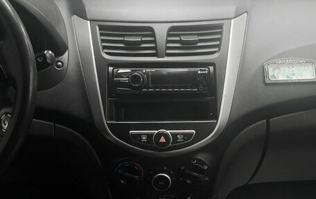 Hyundai Solaris II рестайлинг, 2013 год, 1 030 000 рублей, 22 фотография