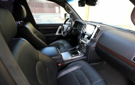 Toyota Land Cruiser 200, 2016 год, 5 995 000 рублей, 16 фотография
