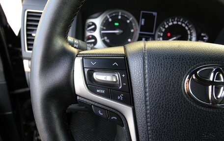 Toyota Land Cruiser 200, 2016 год, 5 995 000 рублей, 23 фотография