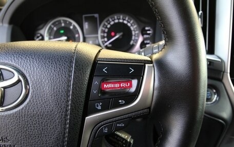 Toyota Land Cruiser 200, 2016 год, 5 995 000 рублей, 24 фотография