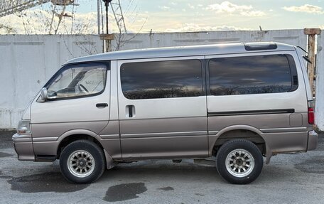 Toyota HiAce H100, 1996 год, 620 000 рублей, 3 фотография