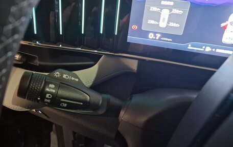 Geely Atlas, 2023 год, 2 690 000 рублей, 10 фотография