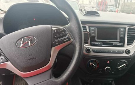 Hyundai Solaris II рестайлинг, 2021 год, 1 600 000 рублей, 8 фотография