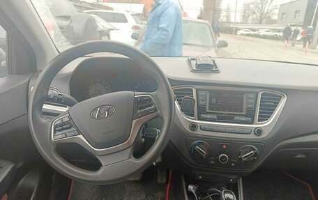 Hyundai Solaris II рестайлинг, 2021 год, 1 600 000 рублей, 7 фотография
