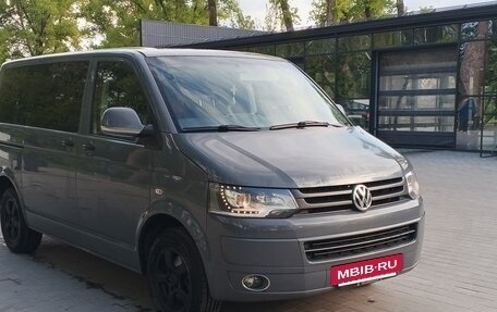Volkswagen Caravelle T5, 2011 год, 1 700 000 рублей, 2 фотография