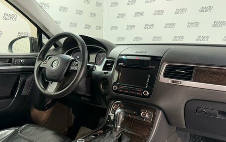 Volkswagen Touareg III, 2011 год, 2 290 000 рублей, 3 фотография