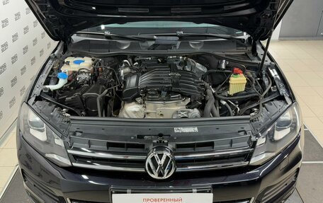 Volkswagen Touareg III, 2011 год, 2 290 000 рублей, 7 фотография