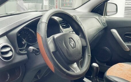 Renault Logan II, 2018 год, 899 000 рублей, 9 фотография