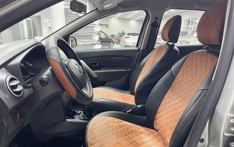 Renault Logan II, 2018 год, 899 000 рублей, 10 фотография