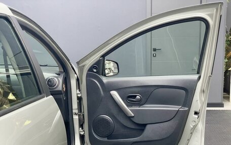 Renault Logan II, 2018 год, 899 000 рублей, 14 фотография