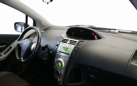 Toyota Yaris III рестайлинг, 2007 год, 499 000 рублей, 14 фотография