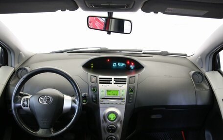 Toyota Yaris III рестайлинг, 2007 год, 499 000 рублей, 15 фотография