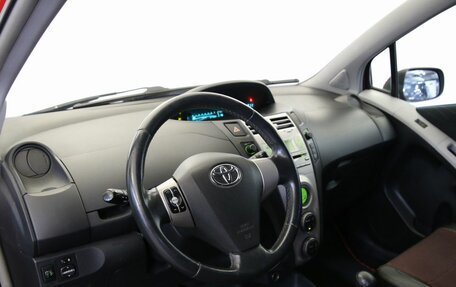 Toyota Yaris III рестайлинг, 2007 год, 499 000 рублей, 17 фотография