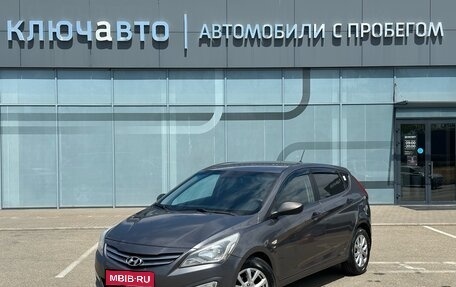 Hyundai Solaris II рестайлинг, 2015 год, 870 000 рублей, 1 фотография